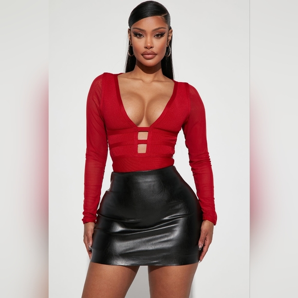 Sexy red Bodysuit - Picture 3 of 9